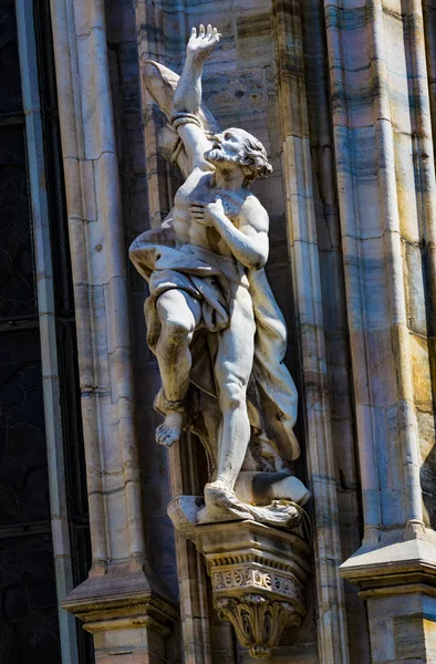 Giugno 2018 Milano Italia Sculture Santi Martiri Che Decorano Duomo — Foto Stock