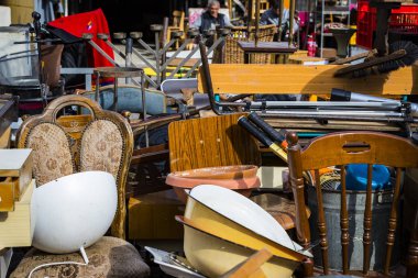 Tel Aviv - Yafa, İsrail - 24 Kasım 2017:Street bit pazarı eski şeyler ve antika içinde eski bölge, Tel Aviv 