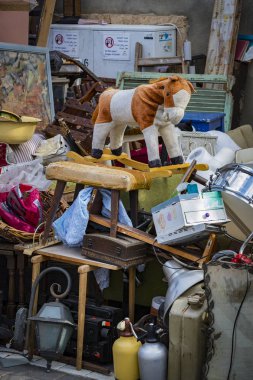 Tel Aviv - Yafa, İsrail - 24 Kasım 2017:Street bit pazarı eski şeyler ve antika içinde eski bölge, Tel Aviv 