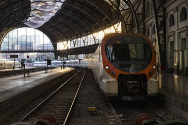 BARCELONA, SPAIN - 13 HAZİRAN 2018: Sabah Fransız istasyonu Barcelona mimarisi. 