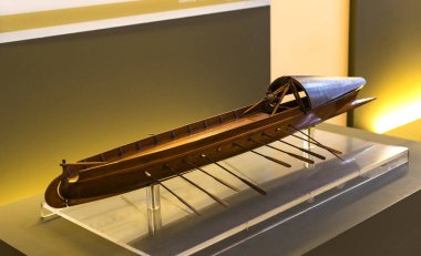 MILAN, ITALY - 6 Haziran 2018: Leonardo Da Vinci Bölümü 'nden sonra adlandırılan Teknolojik Teknik Müze, Leonardo Da Vinci' nin teknik icatlarının ve cihazlarının modellerinin sergilenmesi.