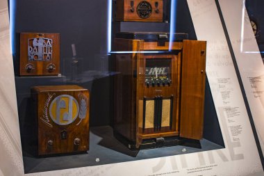  Milan, İtalya - 6 Haziran 2018: teknolojik Teknik Müzesi adlı sonra Leonardo Da Vinci departmanı, gelişim, iletişim ve telekomünikasyon Fuarı. 