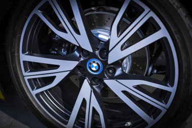 Münih, Almanya - 24 Kasım 2018: Sergi ve başarıları otomobil ve motosiklet Bmw Müzesi'nde efsanevi modellerinin ve sergiler.