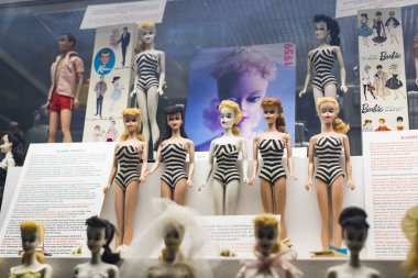 Münih, Almanya - 23 Kasım 2018: Koleksiyon Oyuncak Oyuncak Müzesi'Ivan Steiger tarafından 1983 yılında oluşturulan belediye binasının eski kule.