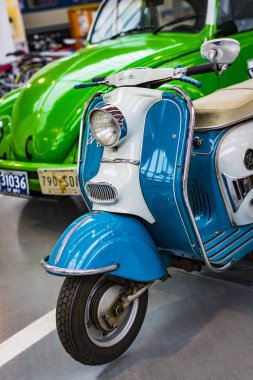 Münih, Almanya - 26 Kasım 2018: topluluğu tarihsel olarak bilinen ve Münih ulaşım Müzesi (Deutsches Museum Verkehrszentrum Araçlar).