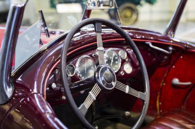 Münih, Almanya - 26 Kasım 2018: topluluğu tarihsel olarak bilinen ve Münih ulaşım Müzesi (Deutsches Museum Verkehrszentrum Araçlar).