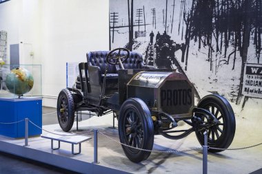 Münih, Almanya - 26 Kasım 2018: topluluğu tarihsel olarak bilinen ve Münih ulaşım Müzesi (Deutsches Museum Verkehrszentrum Araçlar).