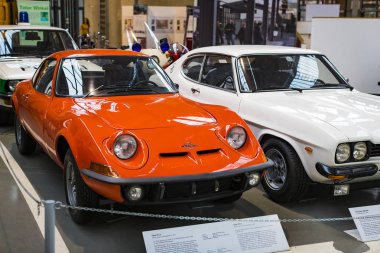 Münih, Almanya - 26 Kasım 2018: topluluğu tarihsel olarak bilinen ve Münih ulaşım Müzesi (Deutsches Museum Verkehrszentrum Araçlar).