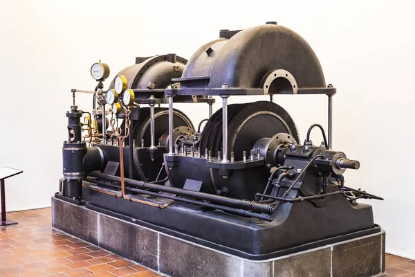 德国慕尼黑 2018年11月26日 德国科学和技术成就博物馆展示了生产能源蒸汽机 发电机的旧机制 — 图库照片