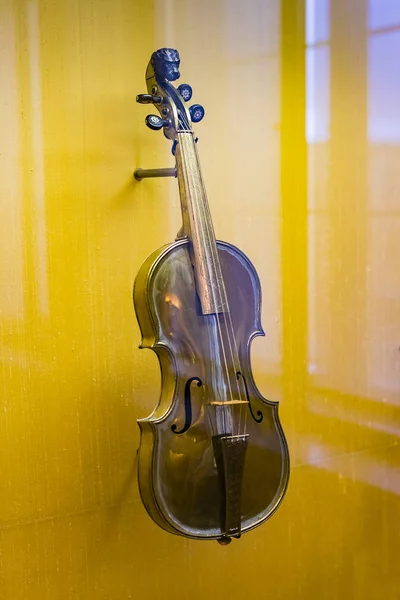 ミュンヘン ドイツ 2018年11月27日 ミュンヘンのバイエルン国立博物館におけるアンティーク楽器の歴史の説明を表す — ストック写真