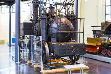Münih, Almanya - 26 Kasım 2018: topluluğu tarihsel olarak bilinen ve Münih ulaşım Müzesi (Deutsches Museum Verkehrszentrum Araçlar). 