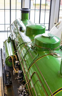 Münih, Almanya - 26 Kasım 2018: topluluğu tarihsel olarak bilinen ve Münih ulaşım Müzesi (Deutsches Museum Verkehrszentrum Araçlar).