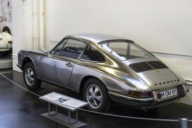 Münih, Almanya - 26 Kasım 2018: topluluğu tarihsel olarak bilinen ve Münih ulaşım Müzesi (Deutsches Museum Verkehrszentrum Araçlar).