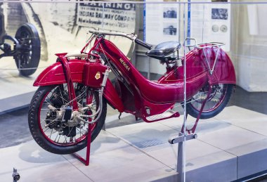 Münih, Almanya - 26 Kasım 2018: topluluğu tarihsel olarak bilinen ve Münih ulaşım Müzesi (Deutsches Museum Verkehrszentrum Araçlar).