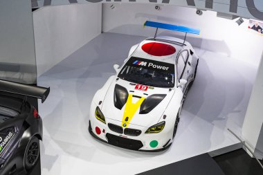 Münih, Almanya - 24 Kasım 2018: Sergi ve başarıları otomobil ve motosiklet Bmw Müzesi'nde efsanevi modellerinin ve sergiler. 