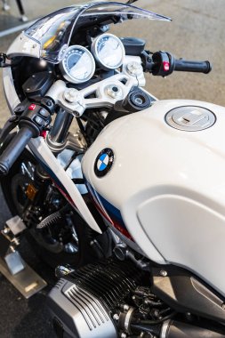 Münih, Almanya - 24 Kasım 2018: Sergi ve başarıları otomobil ve motosiklet Bmw Müzesi'nde efsanevi modellerinin ve sergiler. 