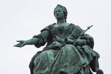 Kare Doğal Tarih Müzesi yakınındaki Viyana'daki Maria Theresa için anıt.