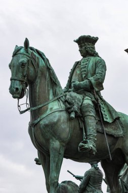 Kare Doğal Tarih Müzesi yakınındaki Viyana'daki Maria Theresa için anıt.