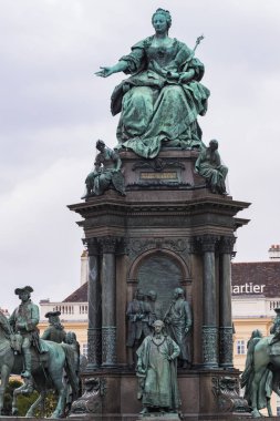 Kare Doğal Tarih Müzesi yakınındaki Viyana'daki Maria Theresa için anıt.