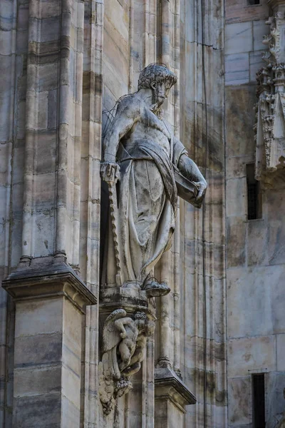 Junio 2018 Milán Italia Esculturas Santos Mártires Que Decoran Catedral —  Fotos de Stock