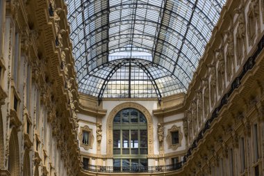 Milan, İtalya - 2 Haziran 2018: öğeleri ve mimari Milano Victor Emmanuel II Galerisi ayrıntılarını. 