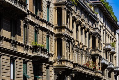 İtalya Milano'da Merkezi sokaklarında mimarisini unsurları.