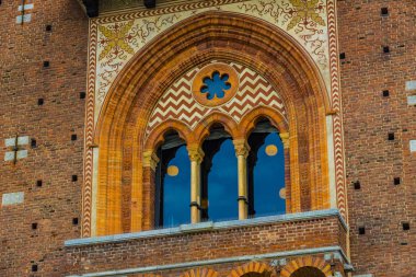 Milano 'daki Sforza Kalesi' nin mimarisinin elementleri..