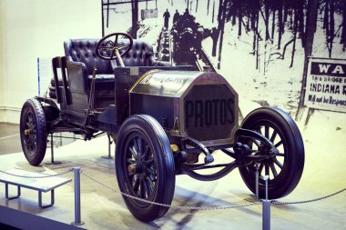 Münih, Almanya - 26 Kasım 2018: topluluğu tarihsel olarak bilinen ve Münih ulaşım Müzesi (Deutsches Museum Verkehrszentrum Araçlar). 