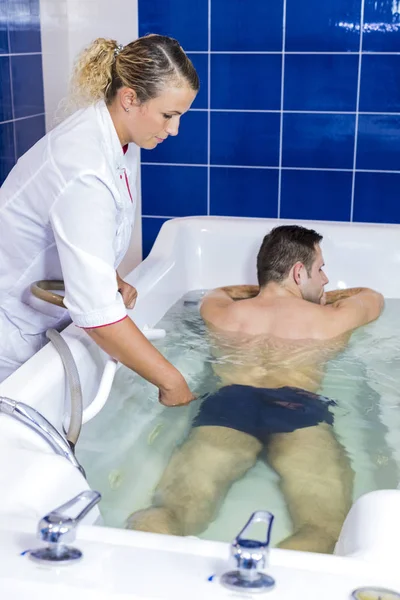 Young Man Procedure Whirlpool Hydrobath — Stock Photo, Image