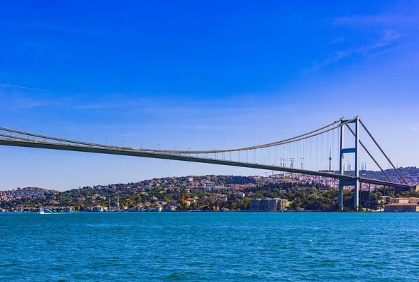 Panorama Visão Chifre Dourado Nas Encostas Duto Cidade — Fotografia de Stock