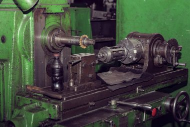 Metal işleme makineleri mekanizmaları çalışma yakın çekim vurdu 