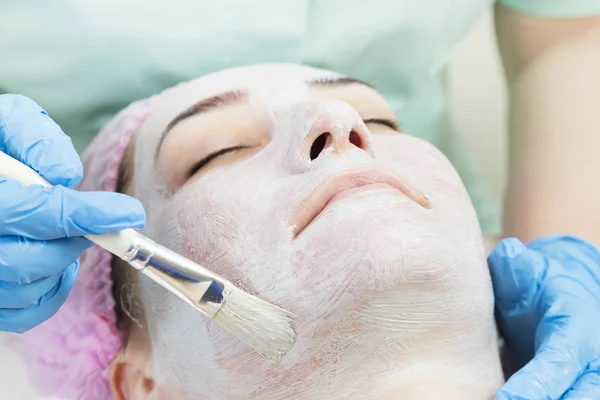 Prozess Kosmetische Maske Der Massage Und Gesichtsbehandlungen Schönheitssalon — Stockfoto