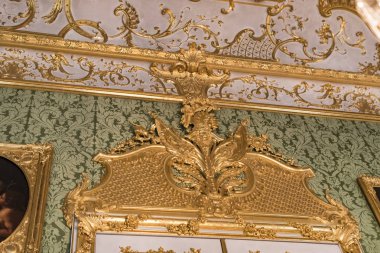 Münih, Almanya - 27 Kasım 2018: altın alçı dekorasyon iç Müzesi ikamet (Münih Residenz), Bavyera krallar. 