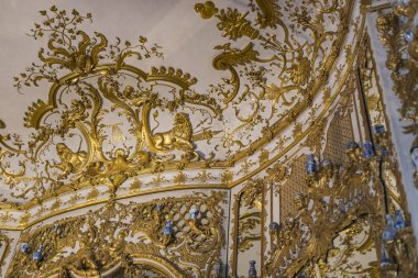 Münih, Almanya - 27 Kasım 2018: altın alçı dekorasyon iç Müzesi ikamet (Münih Residenz), Bavyera krallar. 