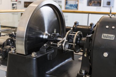 Vienna, Avusturya - 24 Ağustos 2017: Viyana Teknik Müzesi enerji Sanayi makineleri imalatı sergiler. 