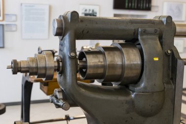 Vienna, Avusturya - 24 Ağustos 2017: Viyana Teknik Müzesi enerji Sanayi makineleri imalatı sergiler. 