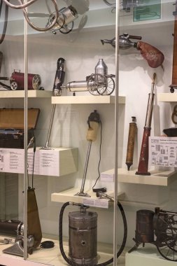 Vienna, Avusturya - 24 Ağustos 2017: Viyana Teknik Müzesi enerji Sanayi makineleri imalatı sergiler. 