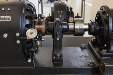 Vienna, Avusturya - 24 Ağustos 2017: Viyana Teknik Müzesi enerji Sanayi makineleri imalatı sergiler. 