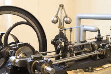 Vienna, Avusturya - 24 Ağustos 2017: Viyana Teknik Müzesi enerji Sanayi makineleri imalatı sergiler. 