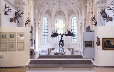 MUNİK, Almanya - 24 Kasım 2018 Hayvanların, boynuzların ve balık avlama araçlarının tarihinin sergilenmesi bir avcılık ve balıkçılık müzesidir.. 