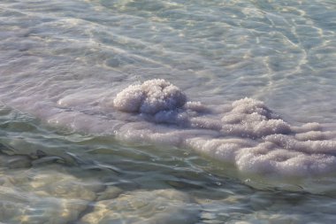 Ölü deniz tuzu taşlar beyaz kristaller mevduat
