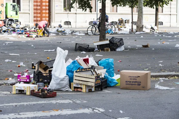 June 2018 Milan Italy Garbage Remains Street Site Street Market — Stock Photo, Image