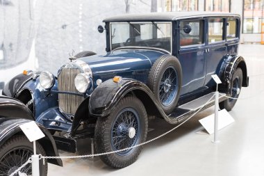 Münih, Almanya - 26 Kasım 2018: topluluğu tarihsel olarak bilinen ve Münih ulaşım Müzesi (Deutsches Museum Verkehrszentrum Araçlar). 