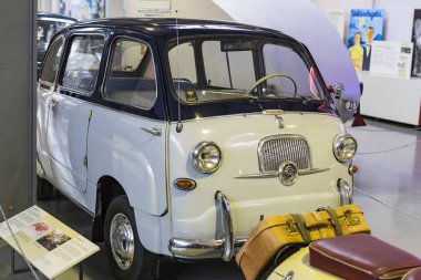 Münih, Almanya - 26 Kasım 2018: topluluğu tarihsel olarak bilinen ve Münih ulaşım Müzesi (Deutsches Museum Verkehrszentrum Araçlar). 
