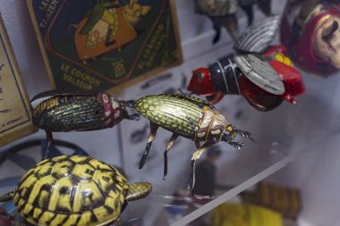 Münih, Almanya - 23 Kasım 2018: Koleksiyon Oyuncak Oyuncak Müzesi'Ivan Steiger tarafından 1983 yılında oluşturulan belediye binasının eski kule. 