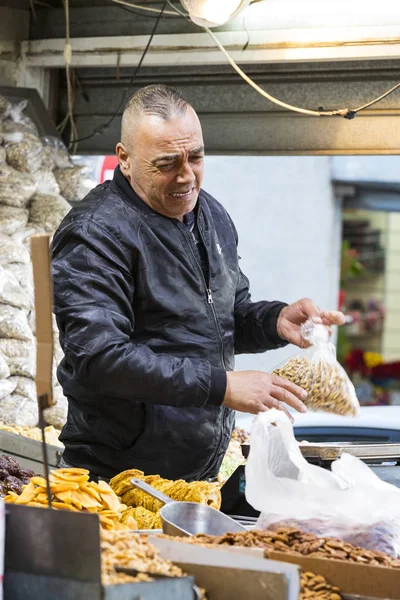 Tel Aviv Israel November 2017 Verkäufer Der Alten Einkaufsstraße Nahalat — Stockfoto