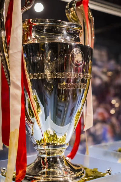 Münih, Almanya - 25 Kasım 2018: Başarıları Müzesi futbol kulübü Munich Bavyera Allianz Arena topraklarında bulunan.