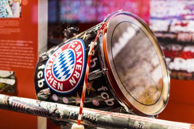 Münih, Almanya - 25 Kasım 2018: Başarıları Müzesi futbol kulübü Munich Bavyera Allianz Arena topraklarında bulunan. 