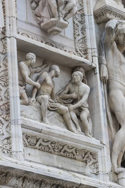 Juin 2018 Milan Italie Sculptures Saints Martyrs Décorant Cathédrale Milan — Photo