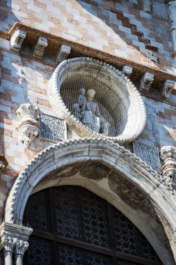 Şehir Venedik İtalya kanallar sokaklarında evlerin mimari unsurları. 